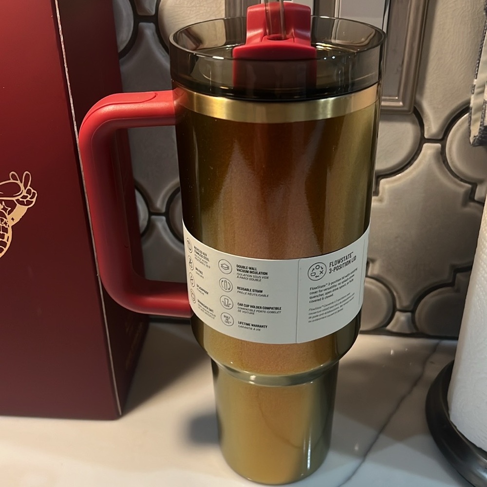 40 oz Stanley Gold Lainey Wilson